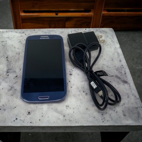 Samsung | Galaxy S lll | Ice Blue | Unlocked | Smartphone | By Sprint - Picture 3 of 3